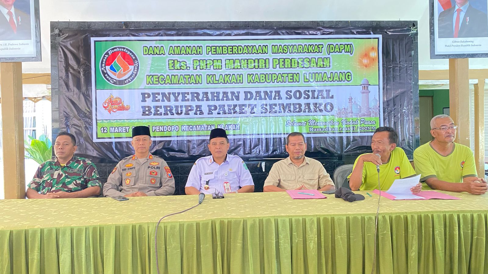 PENYERAHAN DANA SOSIAL BERUPA SEMBAKO Eks. PNPM KECAMATAN KLAKAH
